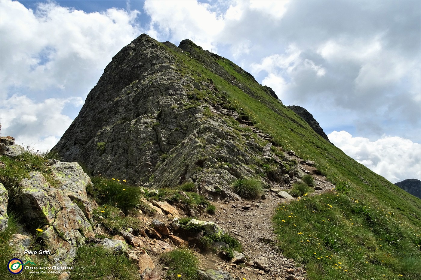 54 La salita in vetta al Pizzo Zerna diviene ripida.JPG